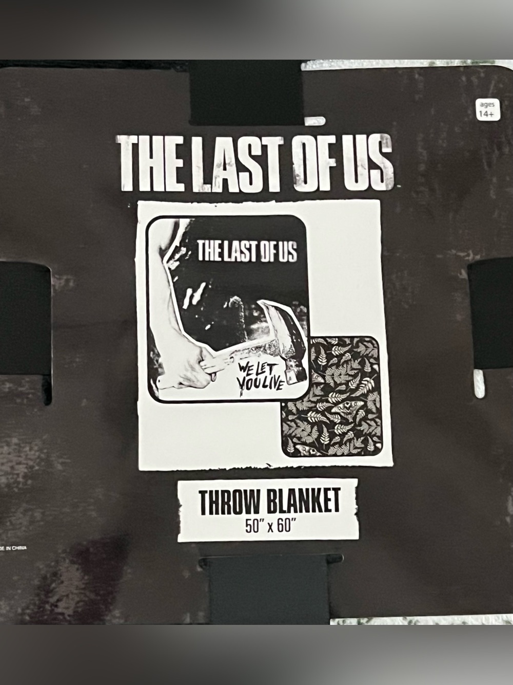 MAD Engine The Last of Us Throw Blanket Polyester 50x60 Black/White - Picture 2 of 3